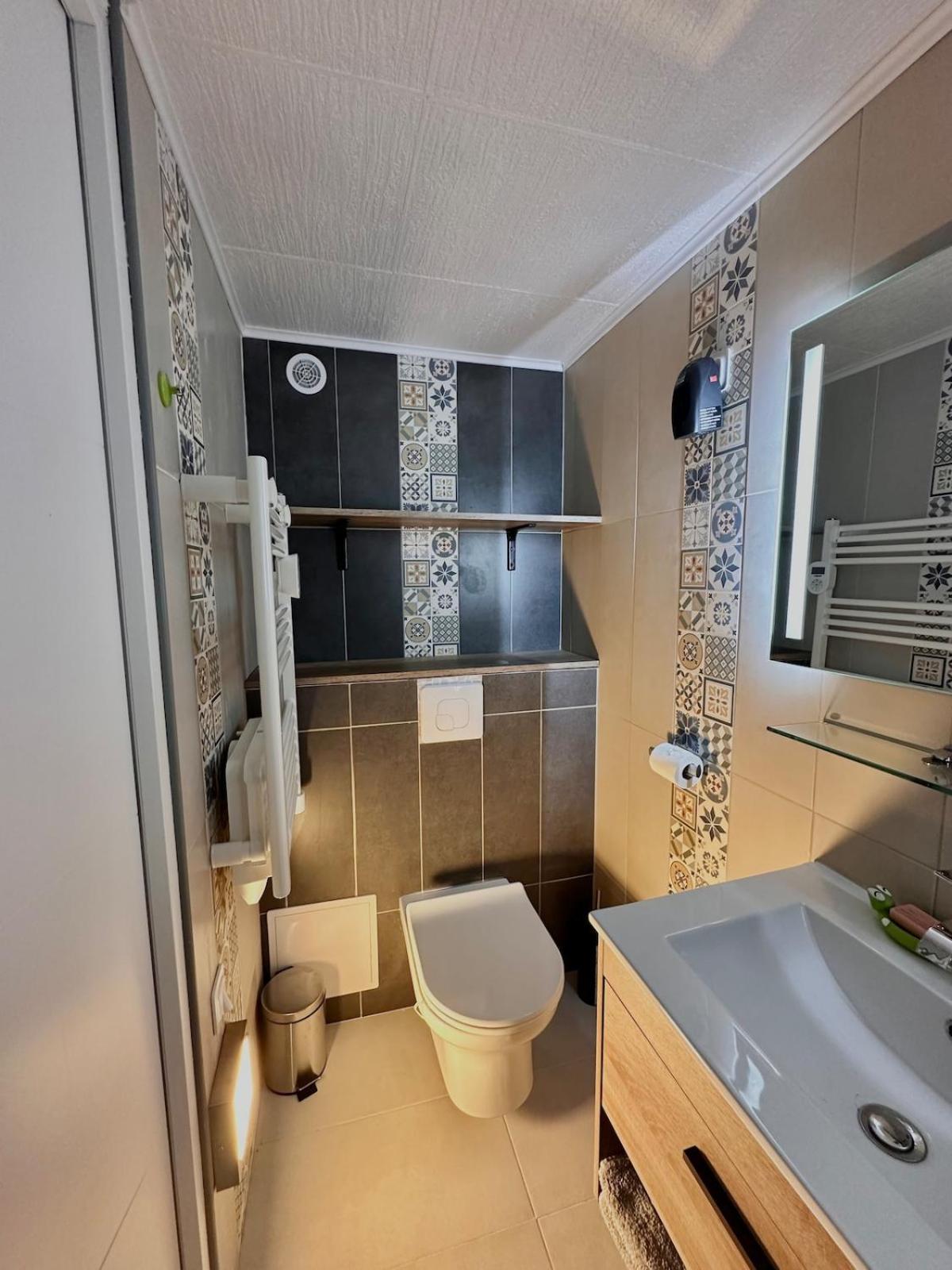 Hebergement Prive A Larnod Exteriér fotografie